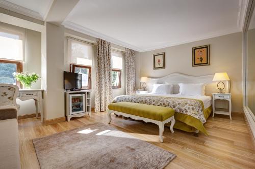 room detail thumbnail 1