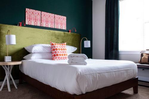 1BR South Congress Apt #2310 | Pool by WanderJaunt - image 3