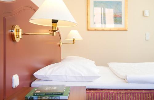 3 twin beds