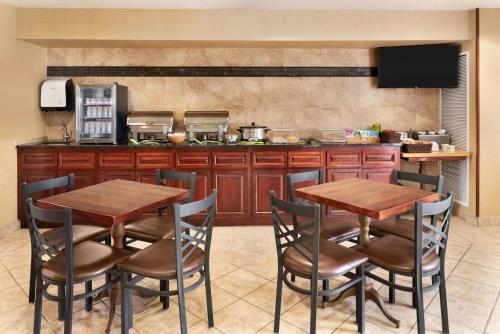 Étterem, Hawthorn Extended Stay by Wyndham Milwaukee Airport in Oak Creek