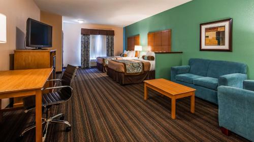 Queen Suite with Two Queen Beds