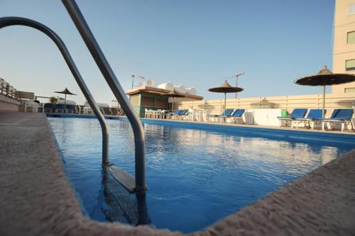 泳池, 艾利索酒店 (Elysso Hotel) in 拉纳卡