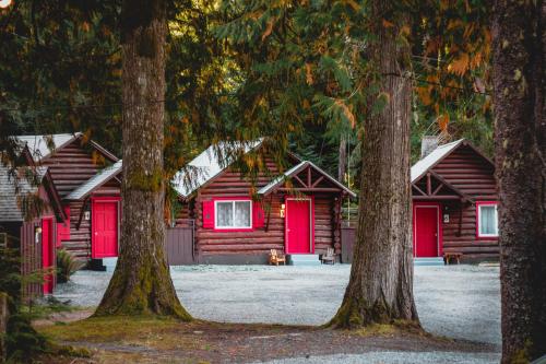 Gateway Inn & Cabins