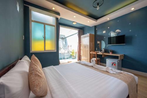 room detail thumbnail 0