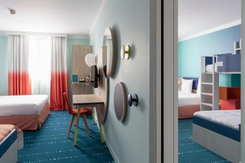 room detail thumbnail 1