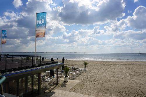 Beachrooms Pier 7 - image 11