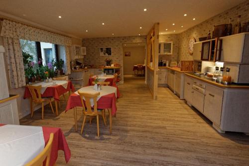 Restaurant, Pension Am Kirschberg in Plauen