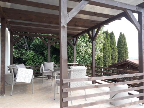 Balcony/terrace, Mesgye Villa in Balatonalmadi