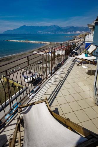 On the beach Sea-view&Kitchen In Room – Salerno, UT