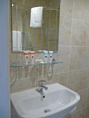 Donnybrook Townhouse - image 7
