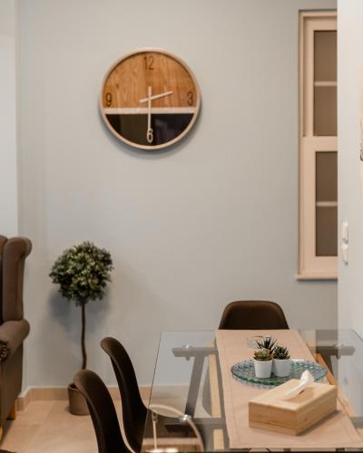 One-Bedroom Apartment image 2