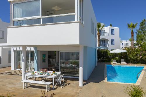 Oceania Villa - image 2