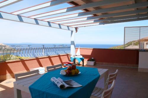 balkon/terras, Attico Baja Ostina 3 bedrooms apartment in Terrabianca in Terrabianca