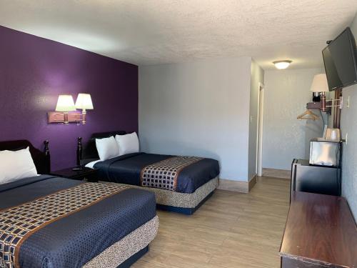2 double beds