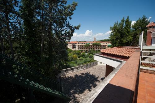 Mons Aureus Resort, Рим (фото 8)