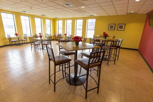 Best Western Plus Portage Hotel And Suites