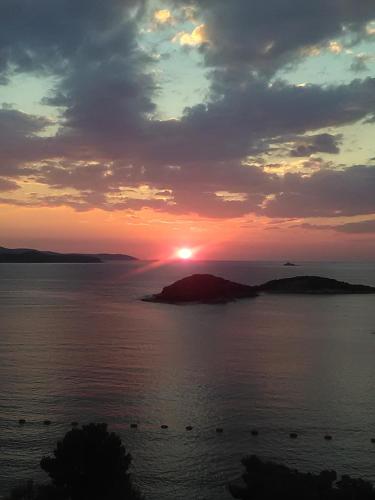 Hotel Majestic – Ksamil, OR
