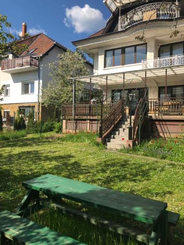  Luxury Eagle apartman, Pension in Budapest bei Nagykovácsi