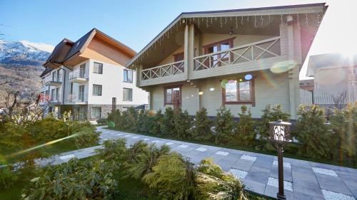 HILLS POLYANA Hotel & SPA - image 2