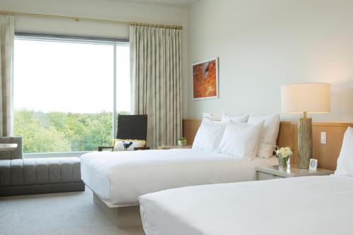 Luxury Queen Room