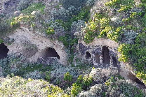 Agrilia secluded cave house