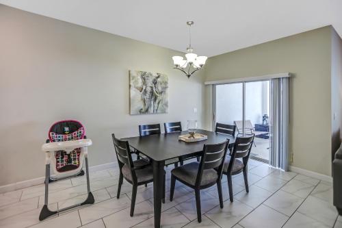 C - New 4 Bedroom Home - 5 Miles to Disney - Free Water Park - Private Pool