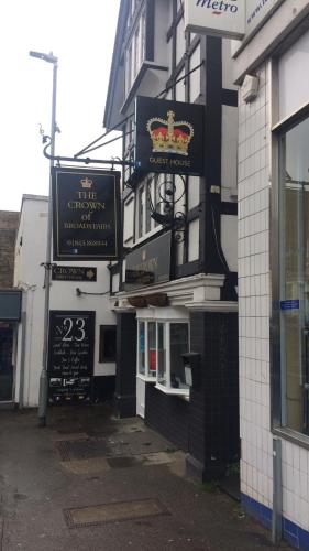 The Crown Bar & Guesthouse 4