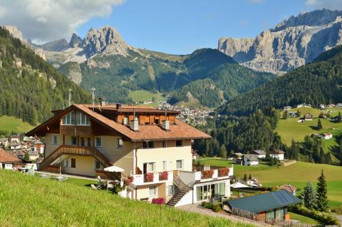 Apartments Etruska Gabriela Selva di Val Gardena