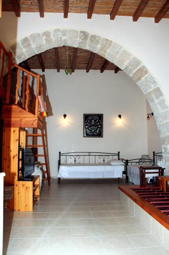  Annous Traditional Village House in Archangelos