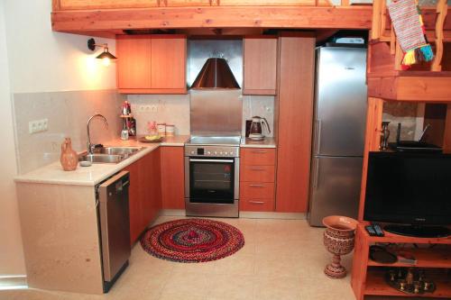  Annous Traditional Village House in Archangelos