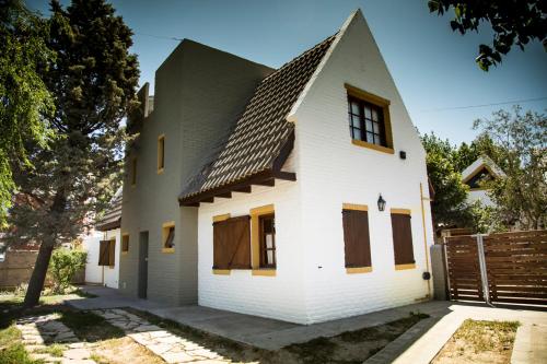 Shai Shai Hue – Puerto Madryn, CA