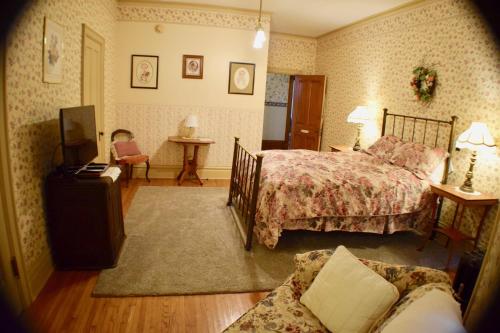 The Hancock House Bed & Breakfast Inn