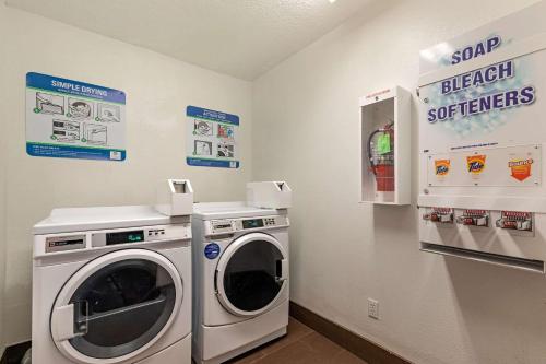 Comfort Suites North Dallas - main image