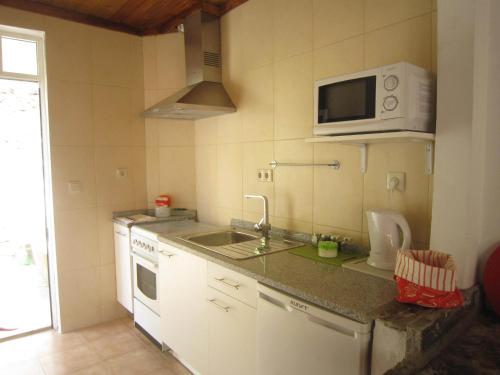 Instalaciones, Casas Botelho Elias in Alijo