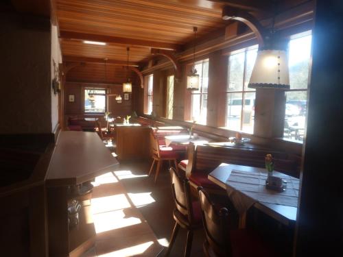 Pension Gasthof Wimbachklamm - image 10