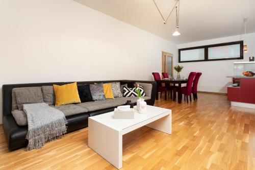 Fashionable Apartments Flora - image 10