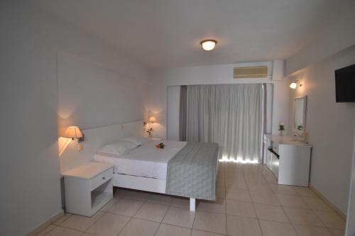 Double or Twin Room with Sea View