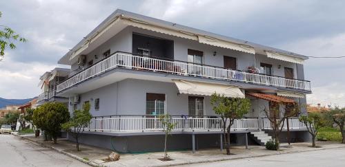  Vermisoglou Apartments in Néa Karváli