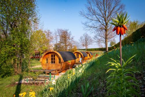 Sleeping Barrel with Shared Bathroom