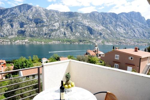 景觀, Apartments Krivokapic Prcanj with Bay view in 普坎傑