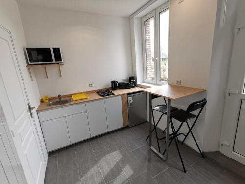 廚房, Manoir des Carreaux in 安古維爾