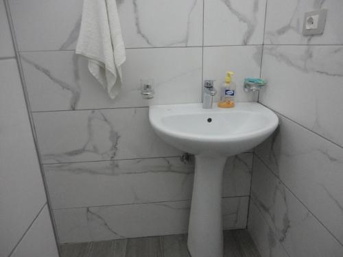 Oruci Apartments - image 5