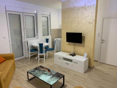 Airport view Apartment - image 13