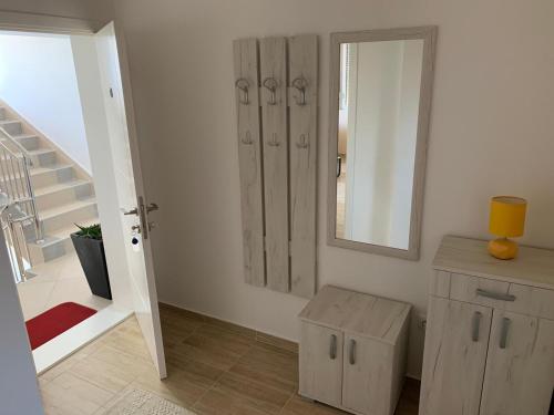 Airport view Apartment - image 9