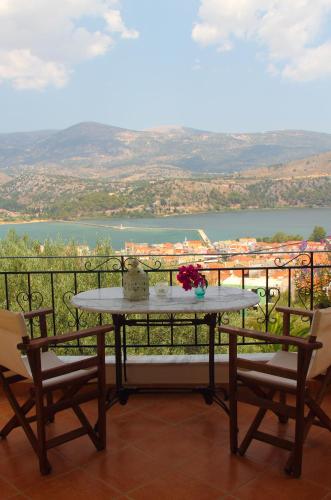 Apartment - Split Level with Sea View image 10