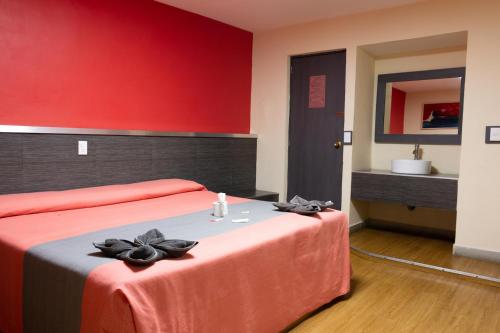 Quadruple Room image 2
