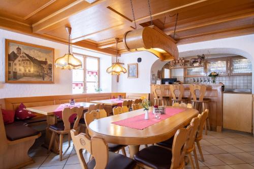 Bar/lounge, Hotel-Restaurant Straussen in Harburg
