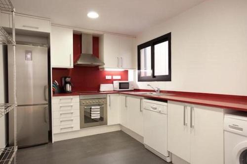 Spacious apartment for families near Park Guell - main image