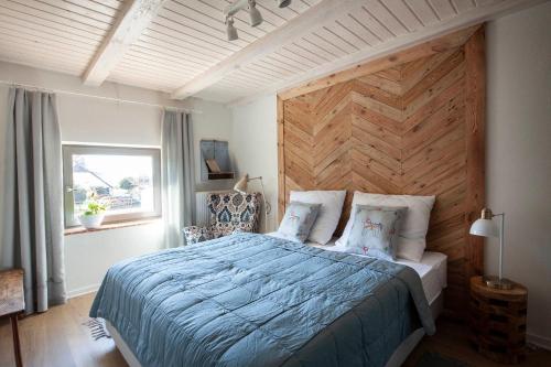 3 bedrooms, 4 beds