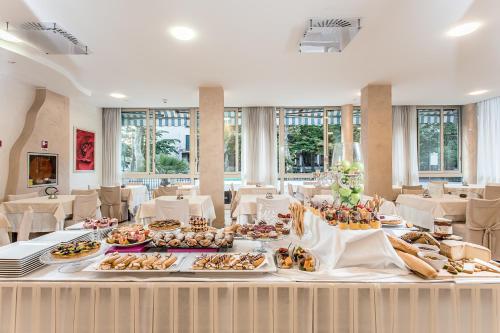 餐廳, Hotel Il Gabbiano in 切塞納蒂科市中心
